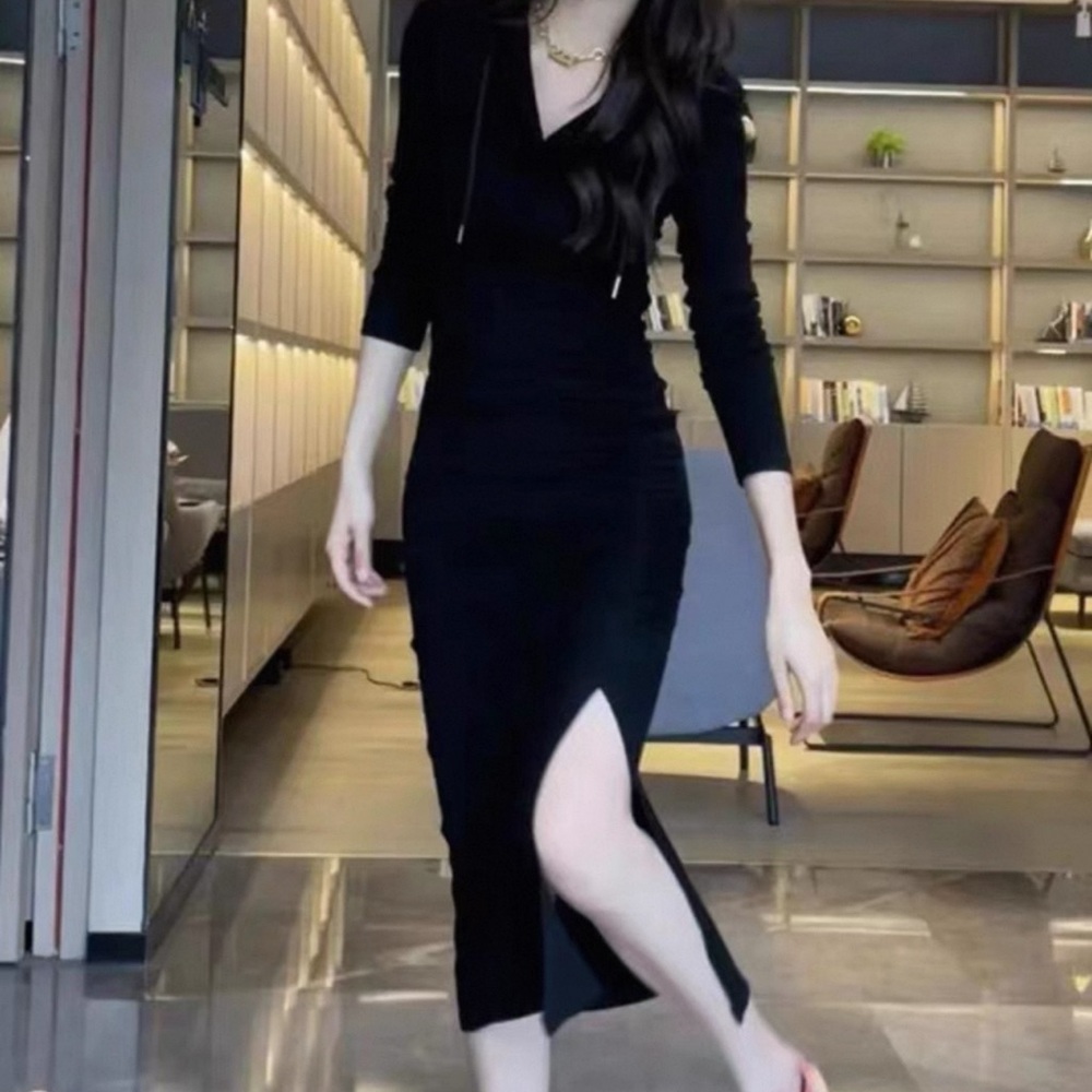 Elegant Black Midi Dress with Slit